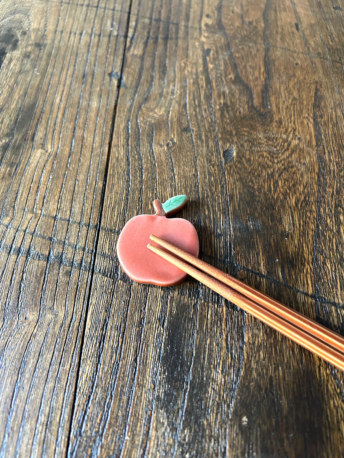 Chopstick Rest - Apple, Colour: Red