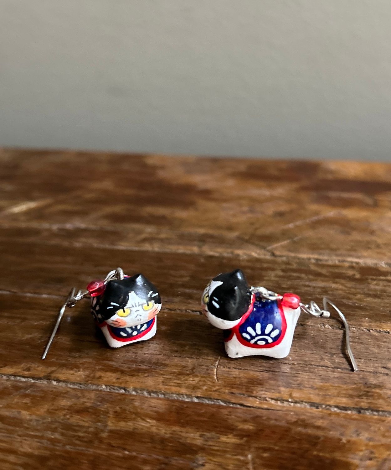 Hachi-ware Cat Earrings