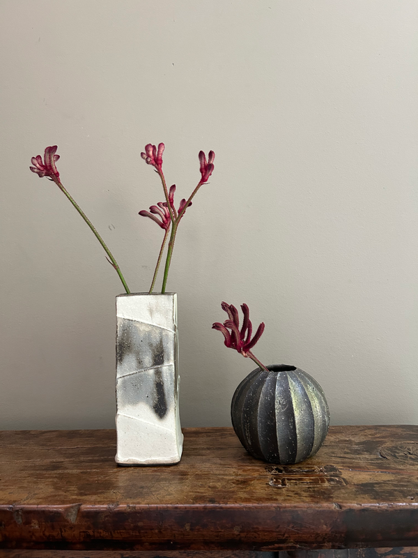 Shigaraki Ware Hechimon Brand Vase - White Waves