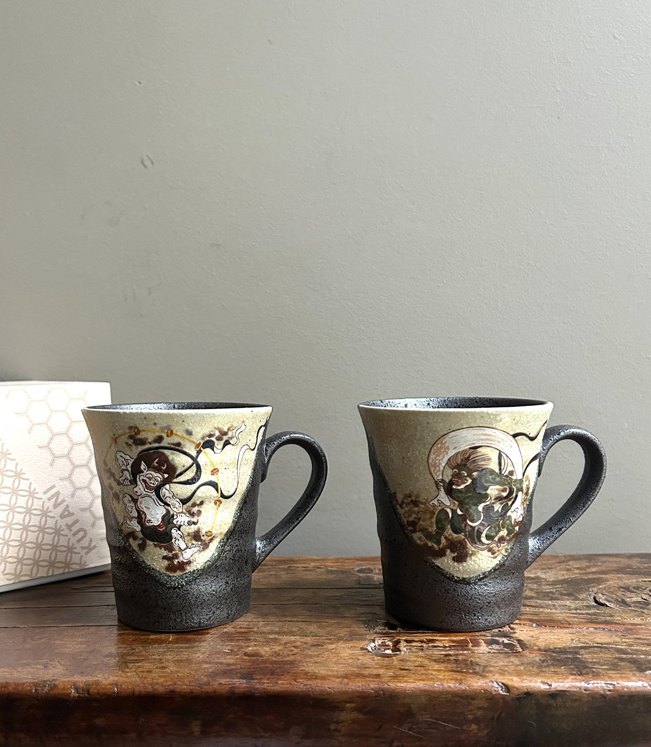 Kutani Ware Wind God Thunder God Pair Mug Set