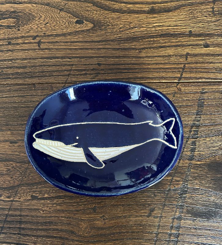 Yuki&#39;s Whale Oval Plate