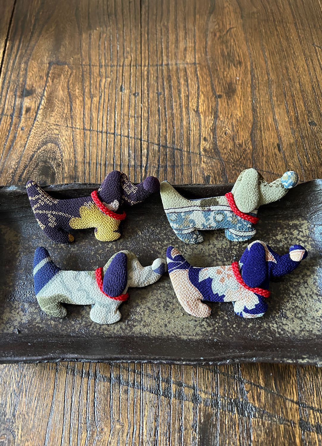 Towa Chirimen Silk Brooch - Dog