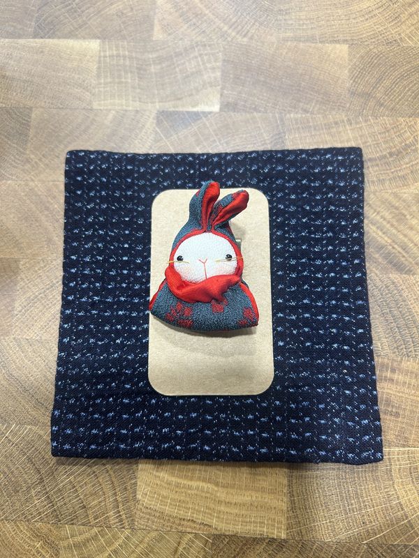 Towa Chirimen Silk Brooch - Rabbit