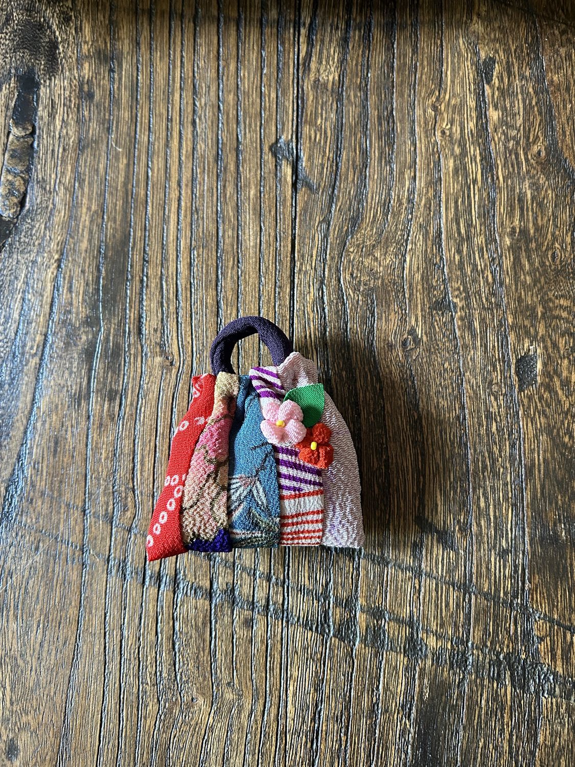 Towa Chirimen Silk  Brooch - Bag, Name: Bag 1