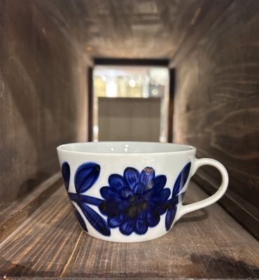 Hasami Ware Handpainted Daisy Mug