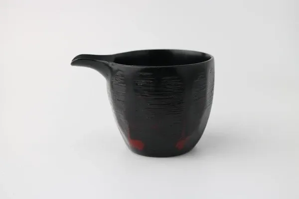 Lacquered Lipped Bowl