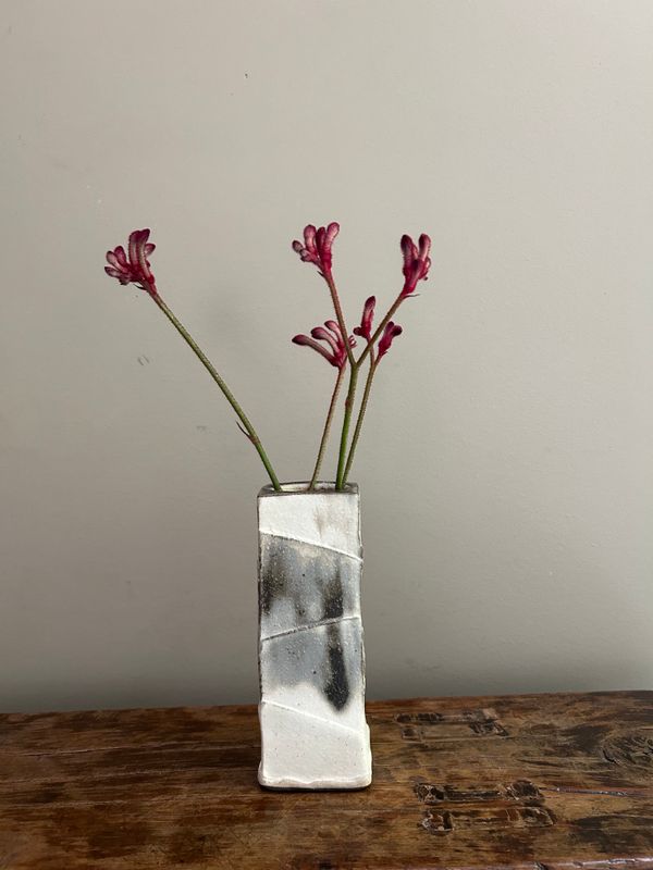 Shigaraki Ware Hechimon Brand Vase - White Waves