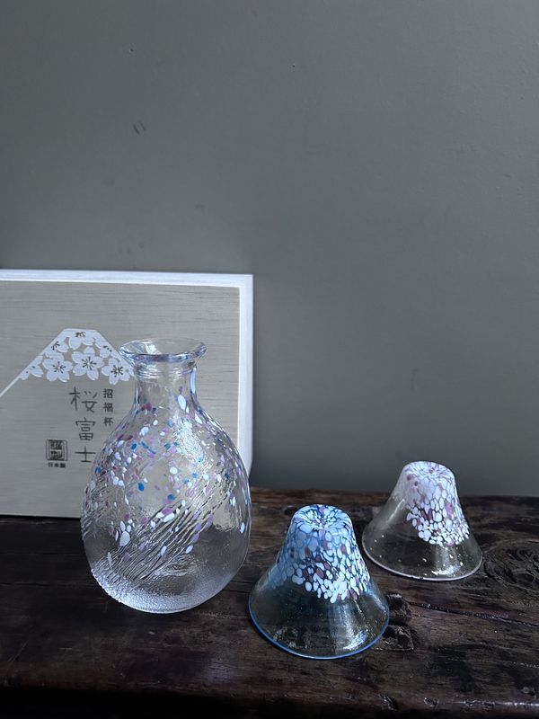 Sakura Mt. Fuji Glass Sake Set (Bottle + 2 cups)