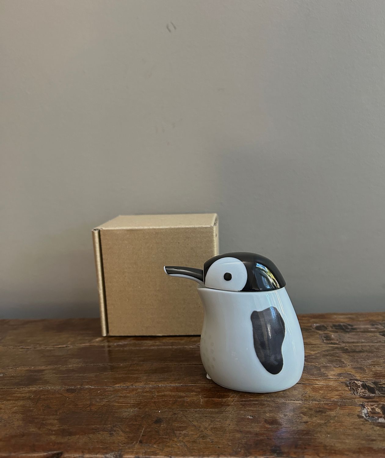Arita Ware Penguin Soy Sauce Dispenser in Gift Box