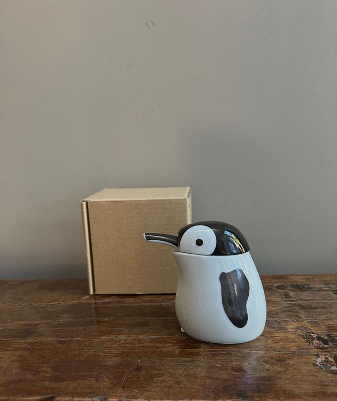 Arita Ware Penguin Soy Sauce Dispenser in Gift Box