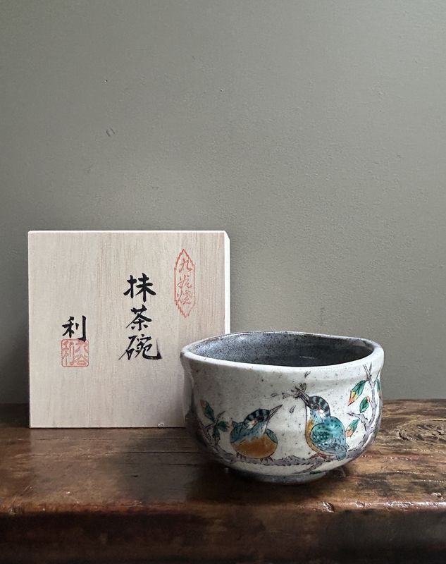 Kutani Winter Birds  Matcha Bowl in Wooden Box