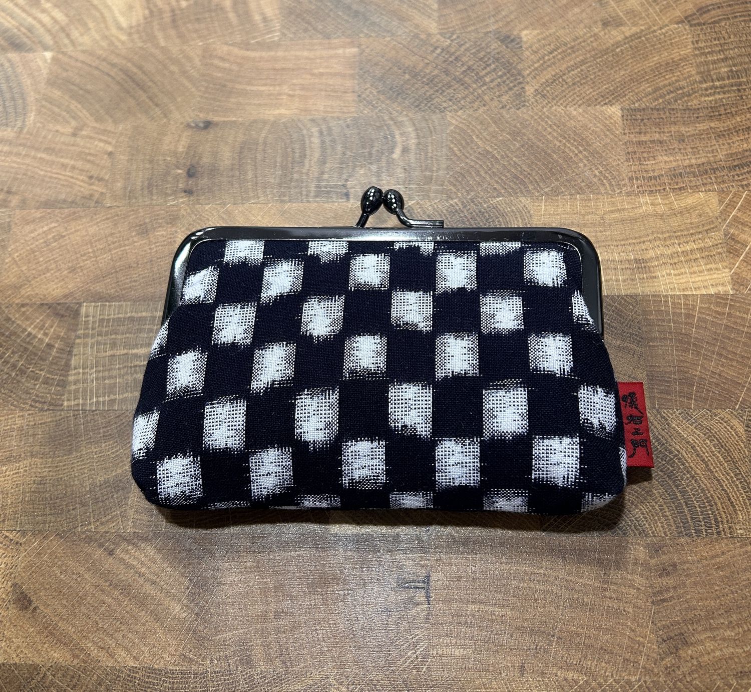 Giemon Kurume Kasuri Clasp Card Case - Ichimatsu Pattern