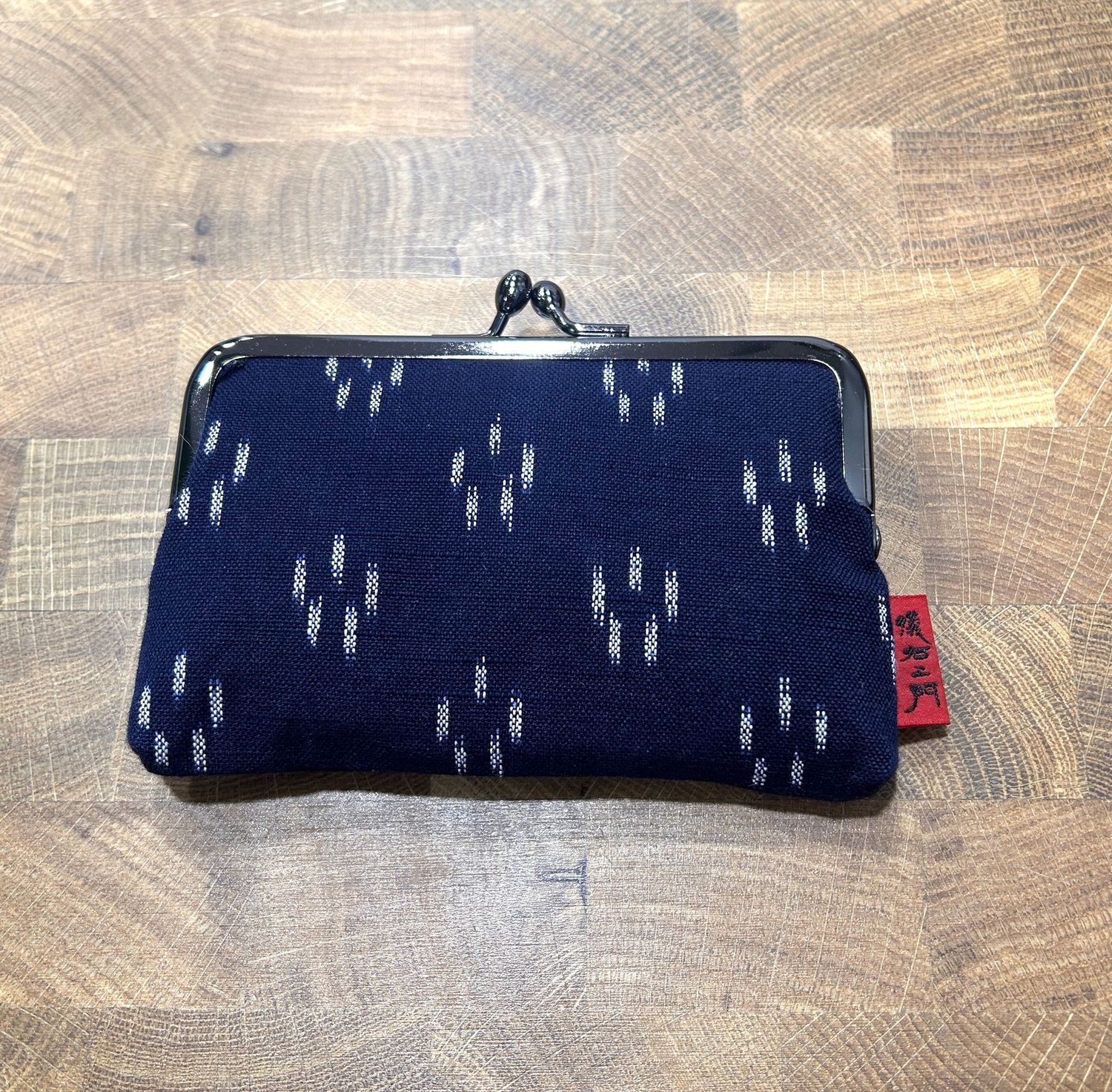 Giemon Kurume Kasuri Clasp Card Case - Navy/Cherry Blossom