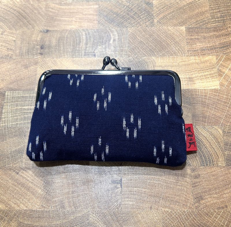 Giemon Kurume Kasuri Clasp Card Case - Navy/Cherry Blossom