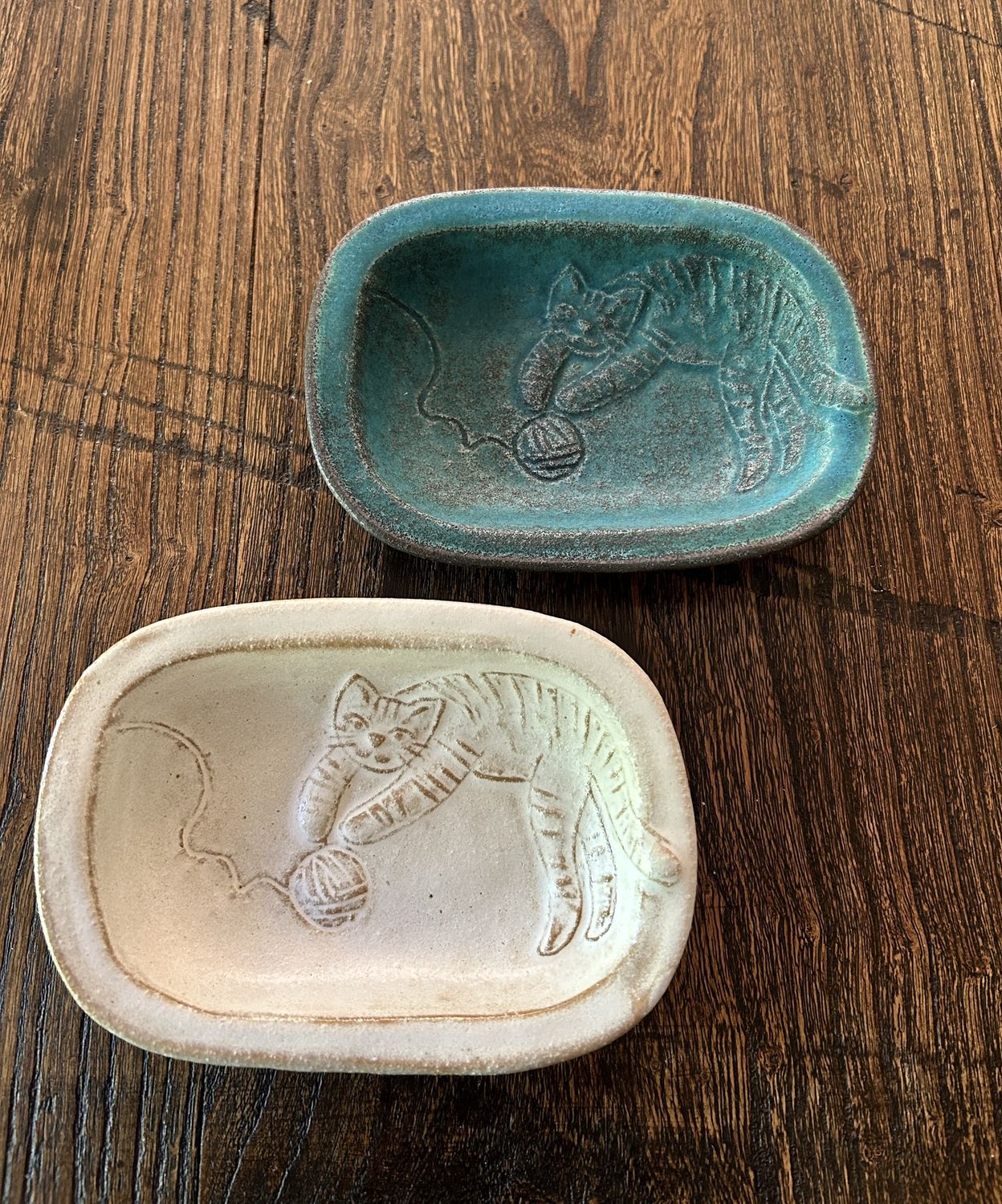 Cat &amp; Yarn Small Dish - Mashiko Ware