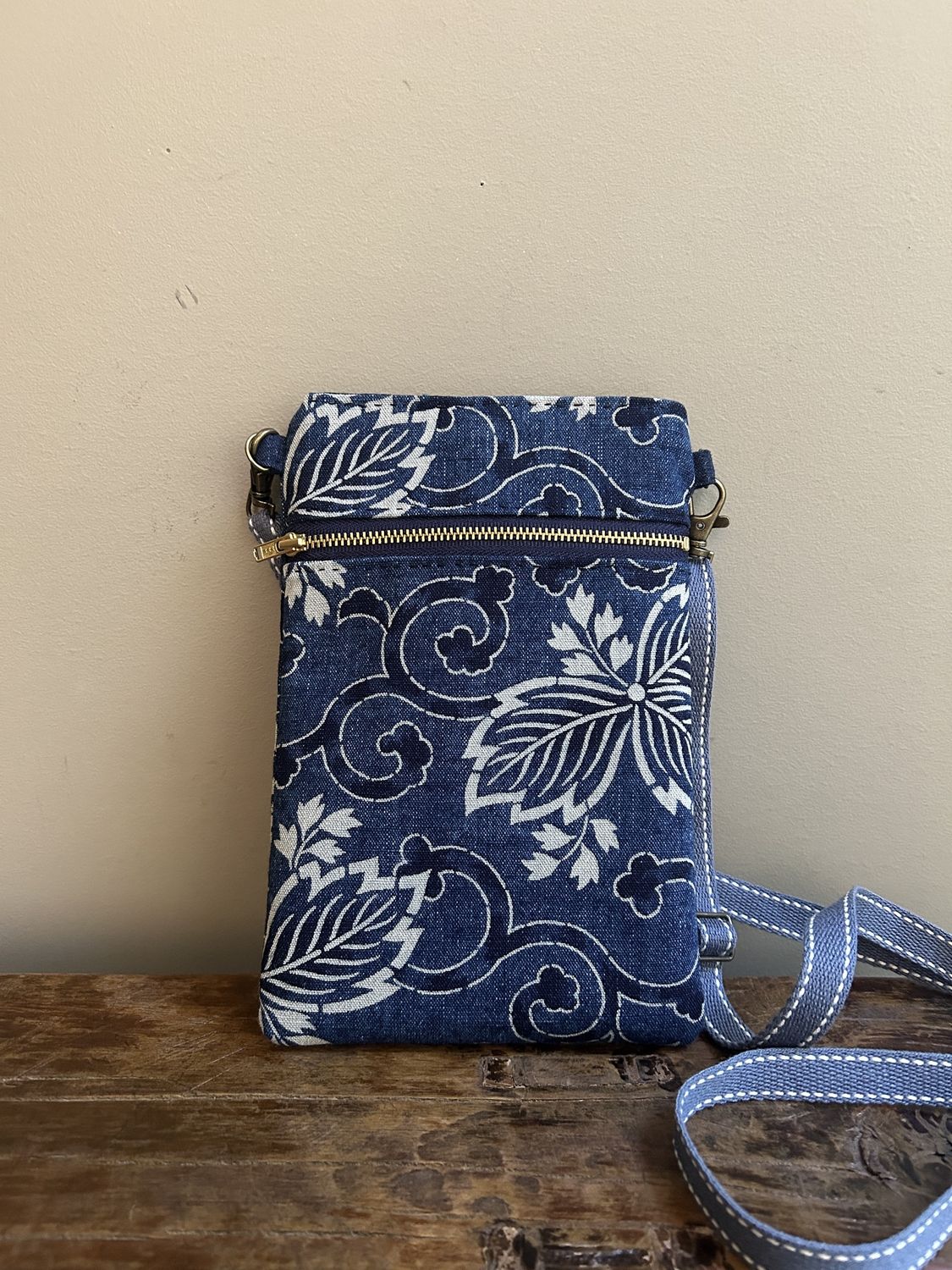 Indigo-dyed  Mini Karakusa Crossbody
