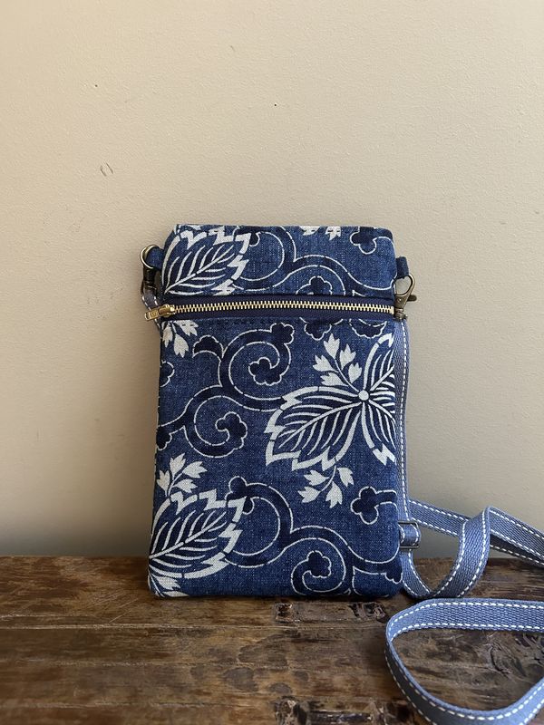 Indigo-dyed  Mini Karakusa Crossbody
