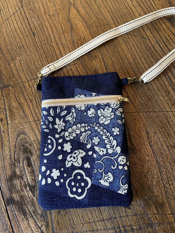 Indigo-dyed  Mini Karakusa Crossbody