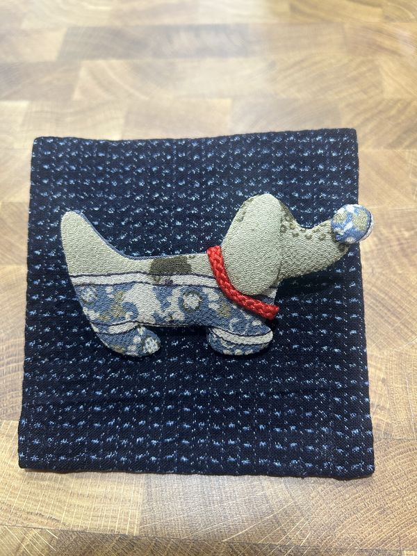 Towa Chirimen Silk Brooch - Dog