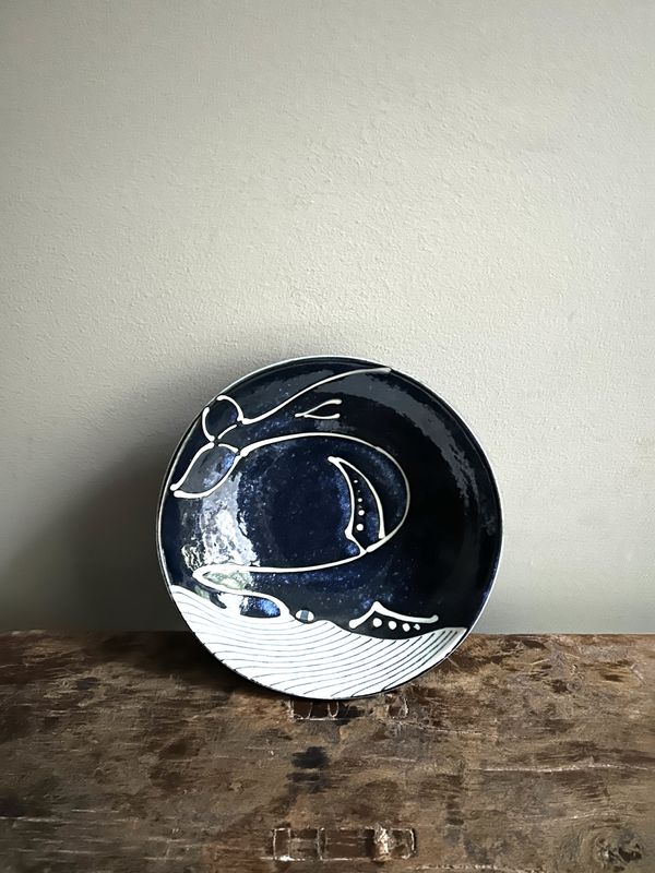 Kujira 17 cm Dish - Whale Motif