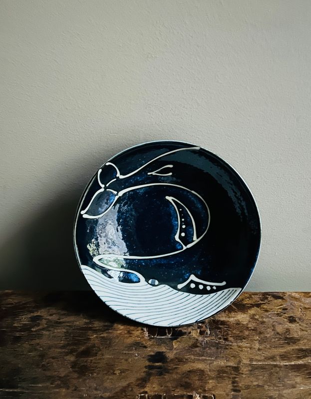 Kujira 17 cm Dish - Whale Motif