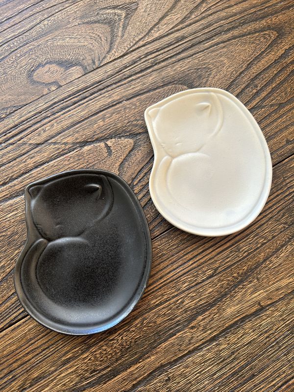 Sleeping Cat Dish