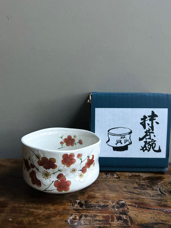 Petite Plum Blossom Matcha Bowl (9.5 cm)