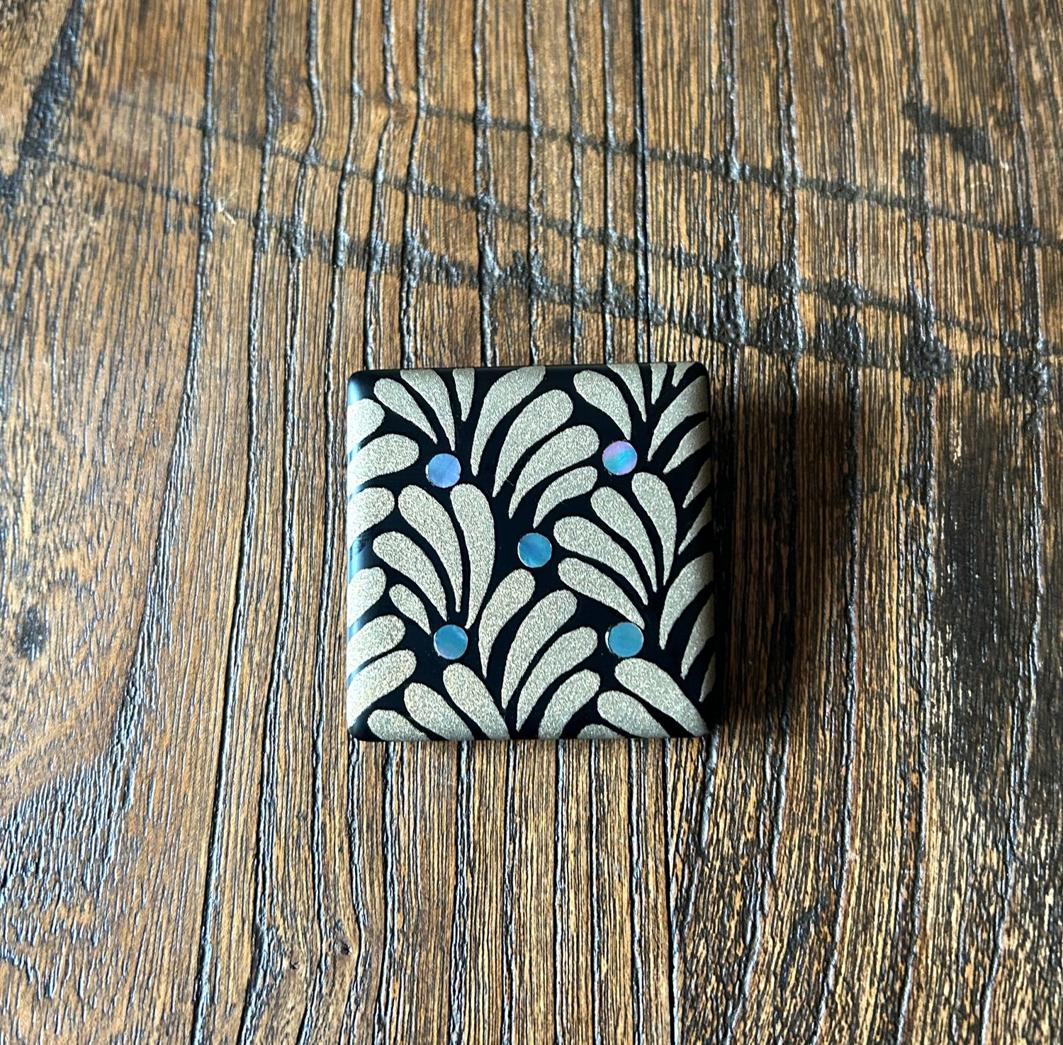 Natural Urushi Lacquer Wooden Brooch - Golden Foliage