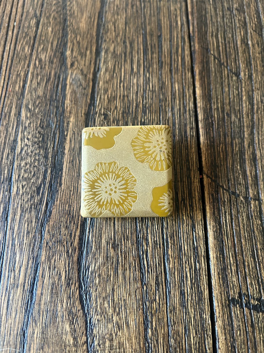 Natural Urushi Lacquer Wooden Brooch - Golden Kiku
