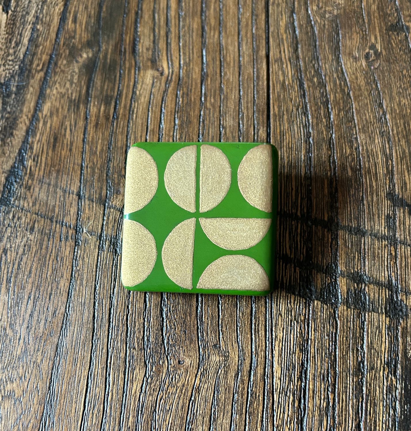 Natural Urushi Lacquer Wooden Brooch - Green &amp; Gold Geometric