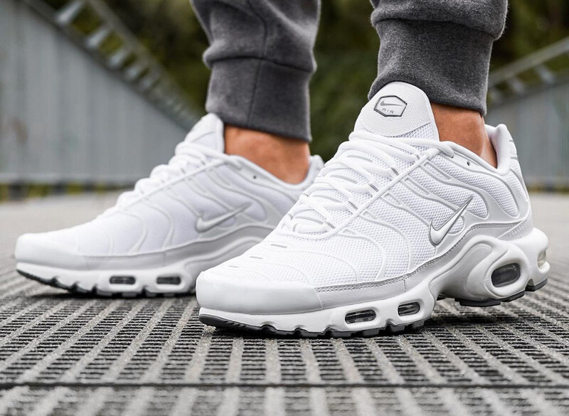 NIKE AIR MAX PLUS TN TUNÉ &quot;BLANC PERLE&quot; (848891 100) FEMMES DIVERSES SUZES