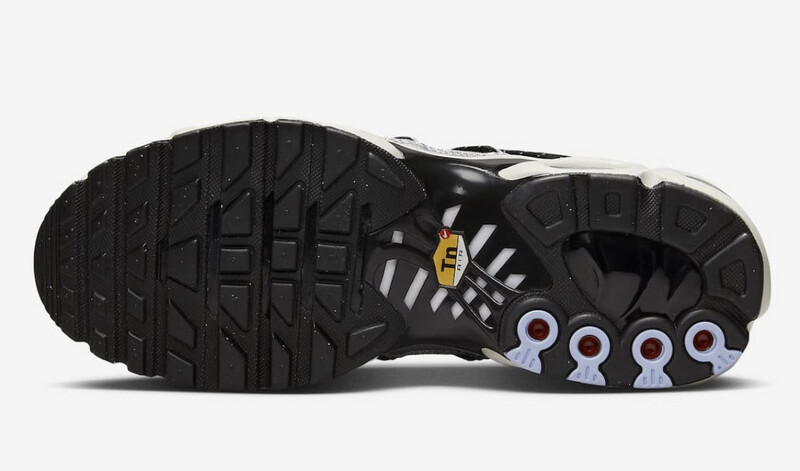 Nike Air Max Plus Lace Toggle Black Grey