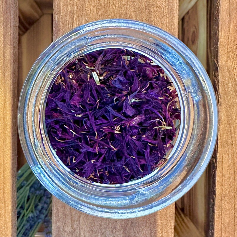 Petali di fiordaliso viola