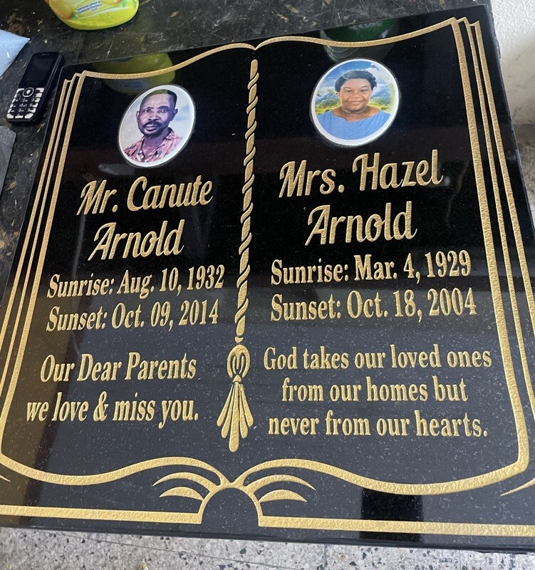 18&quot;x18&quot; Granite Plaque with Bible Pattern