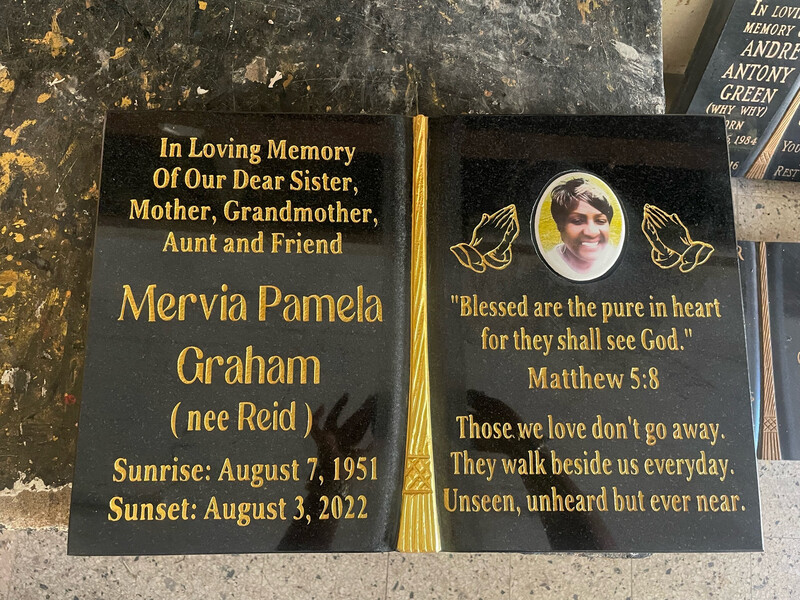20”x18” Granite Bible With 4x3 Photo
