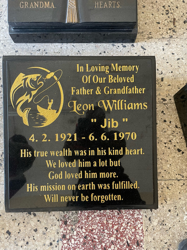 18”x18” Plaque With Base