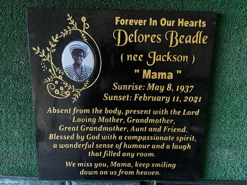18”x 18” Granite Plaque With 4”x3” Photo