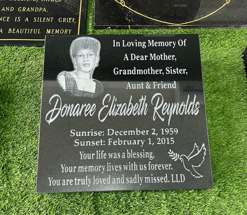 18&quot;x18&quot; Slab/Base With Lasor Photo