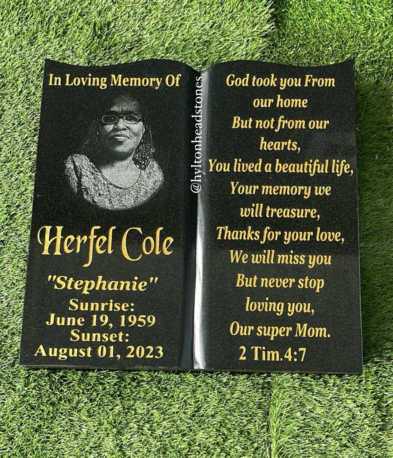 &quot;18x18&quot; Curved Granite Bible With laser Photo