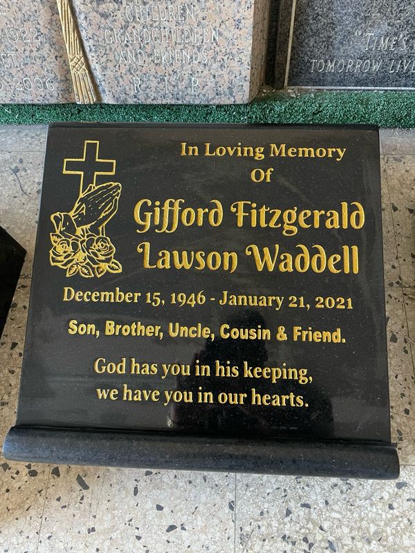 &quot;18x18&quot; Granite Scroll