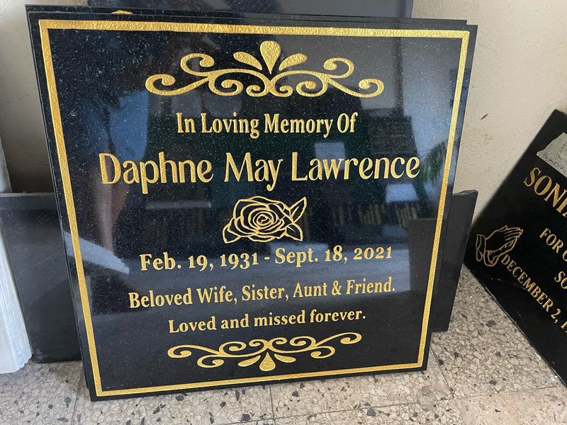 &quot;18x18&quot; Granite Plaque