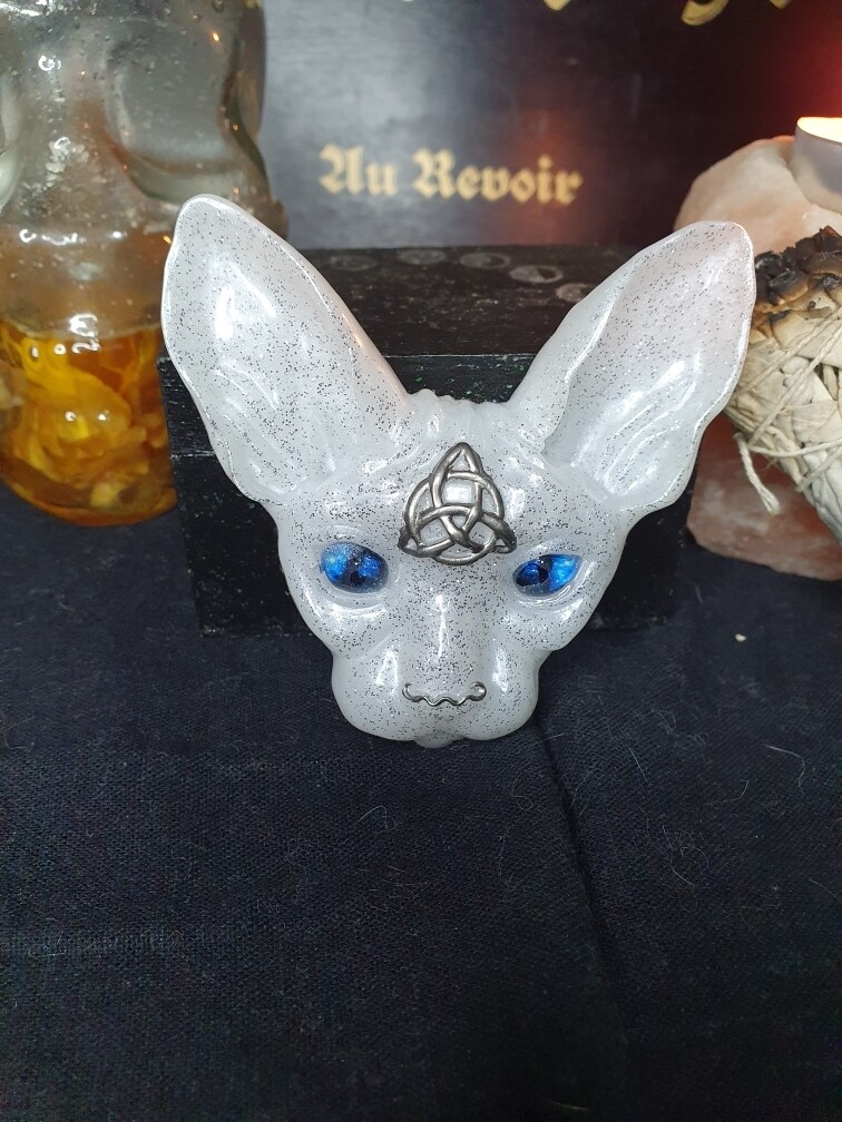 Tête de chat en résine époxy