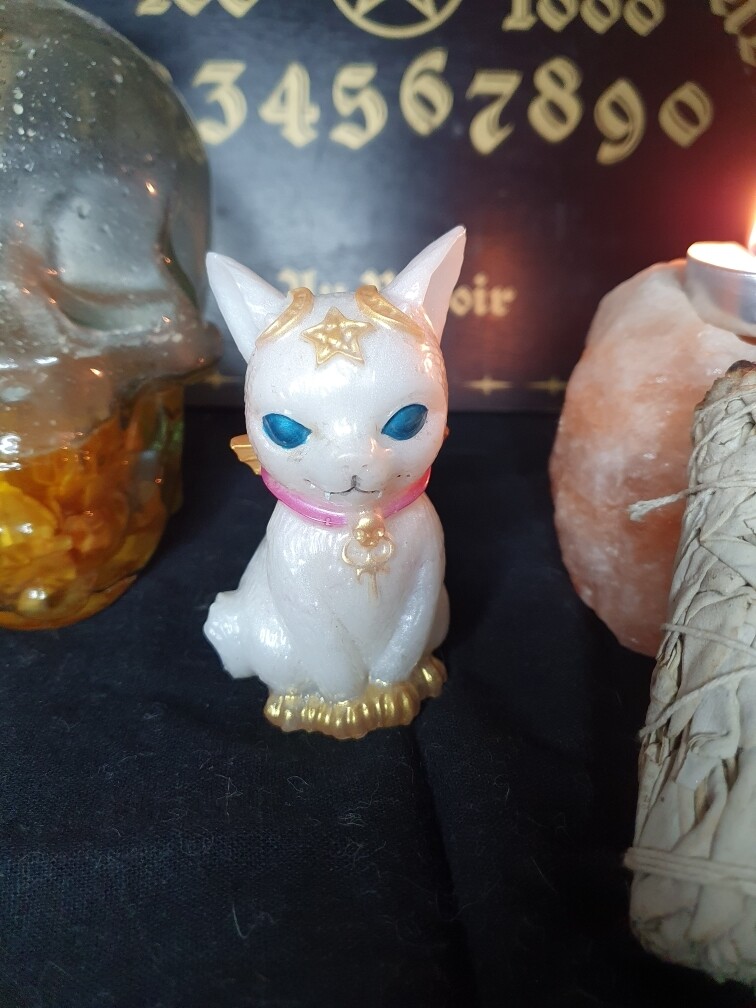 Chat en résine époxy