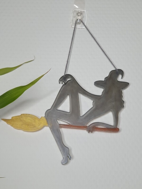 Suspension Sorcière en résine