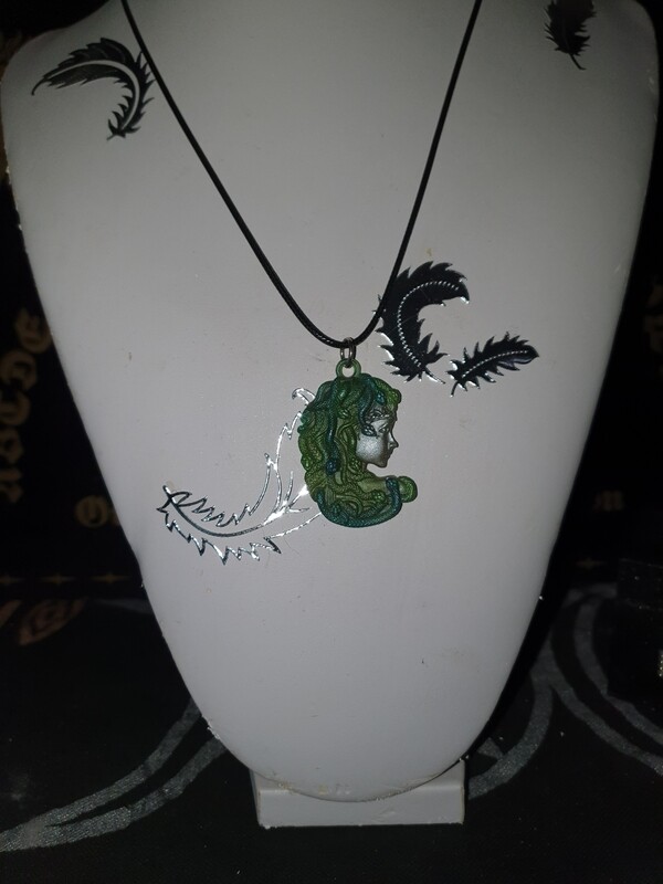 pendentif médusa
