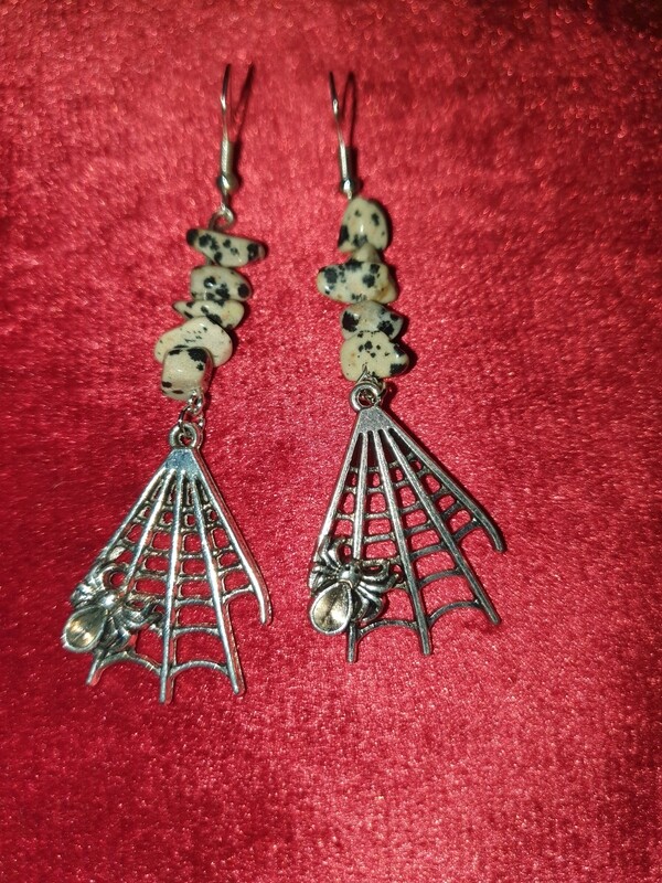 Boucles d oreilles  toile d araignée et pierres jaspe dalmatien 