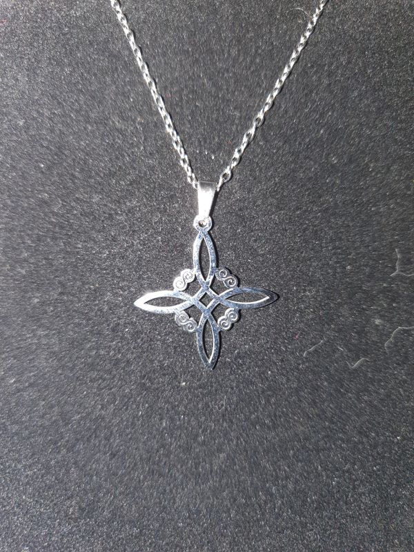 Pendentif noeud de sorcières acier inoxydable