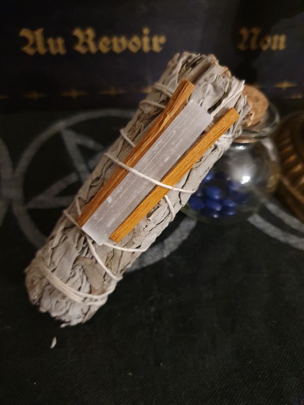 Sauge blanche et palo santo et sa sélénite 