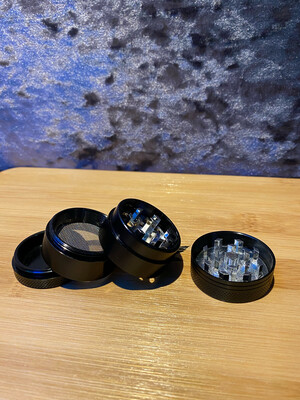 Diamond Haze Small Metal 4 Piece Grinder