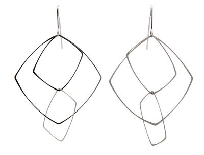 3 Interconnected Titanium Hoops